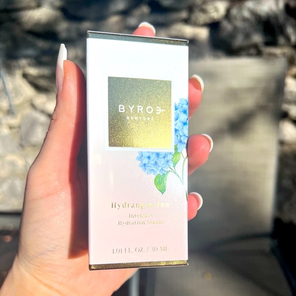NIB Byroe Hydrangea Tea Intensive Hydration Serum 30ML - Picture 1 of 1